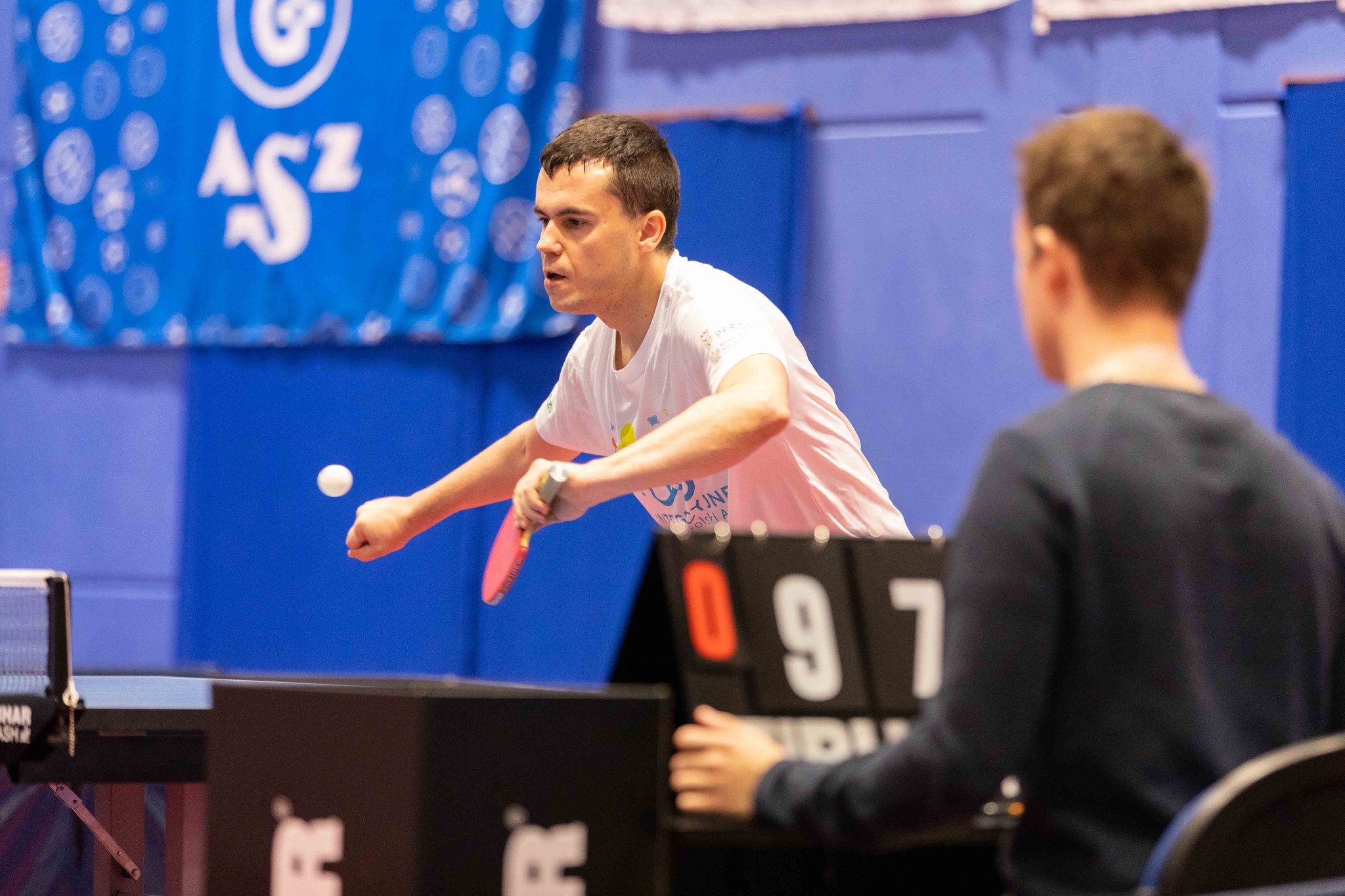 mężczyzna, tenis stołowy, stół do tenisa, przeciwnik
